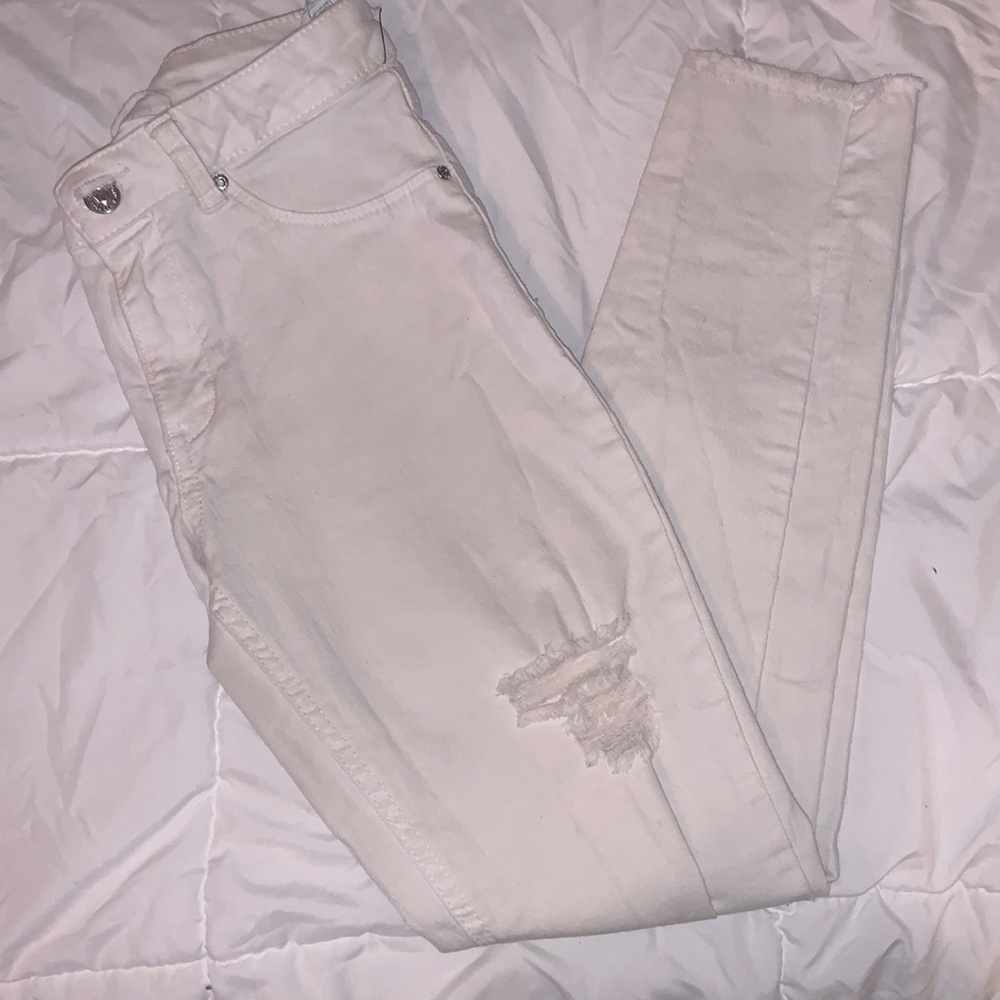 White ripped skinny jeans